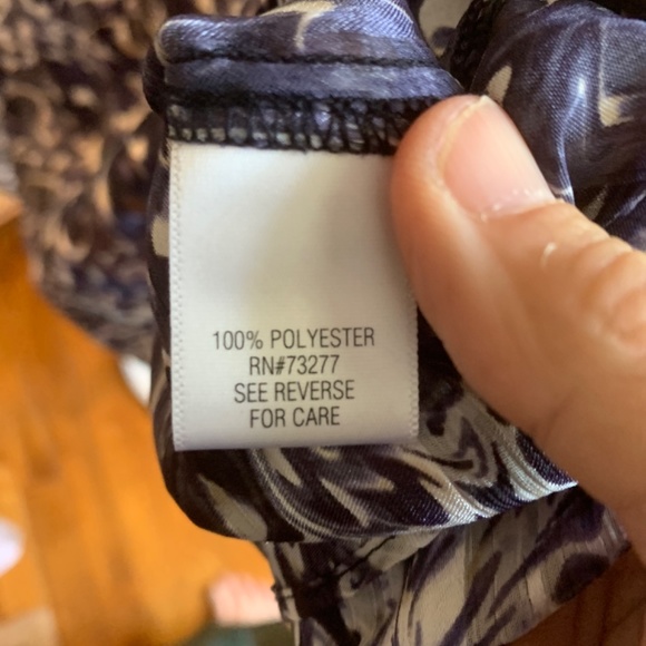 Simply Vera by Vera Wang sheer front snap blouse. Worn once. Excellent condition - Picture 5 of 6